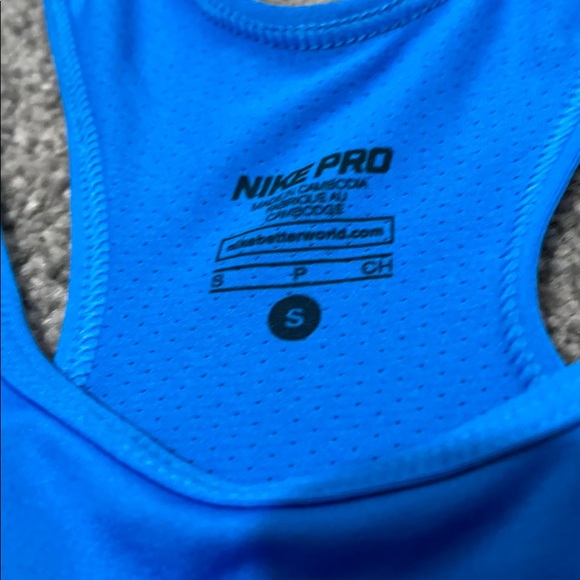 Nike tank top AND short/spandex - Picture 4 of 4